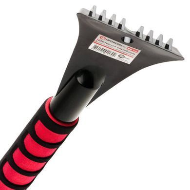 Щітка зі скребком 66 см INTERTOOL AT-0117